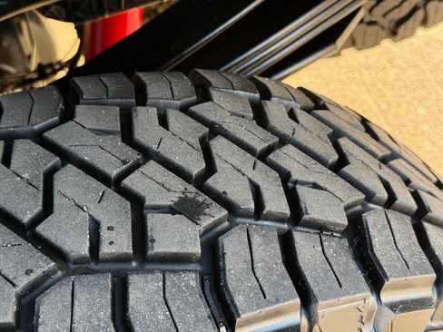 Used 2022 Ford F250 Lariat w/ Tremor Off-Road Package image 9