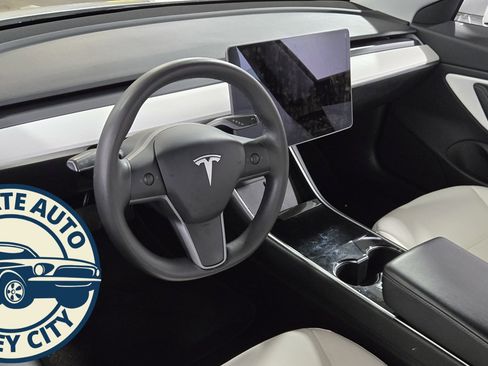 Used 2020 Tesla Model 3 Long Range image 10