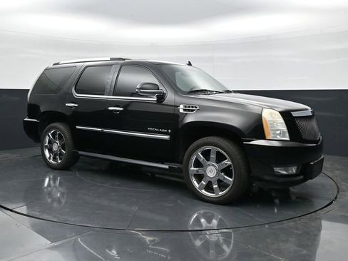 Used 2009 Cadillac Escalade AWD image 3