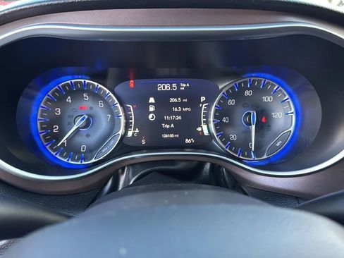 Used 2018 Chrysler Pacifica Touring-L Plus w/ Advanced Safetytec Group image 11