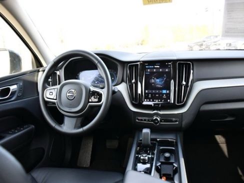 Certified 2025 Volvo XC60 B5 Plus image 17