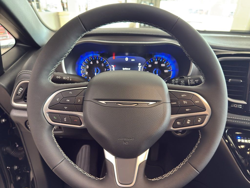 New 2027 Chrysler Pacifica Select FWD image 15