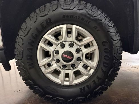 Used 2020 GMC Sierra 2500 4x4 Crew Cab w/ Convenience Package image 11