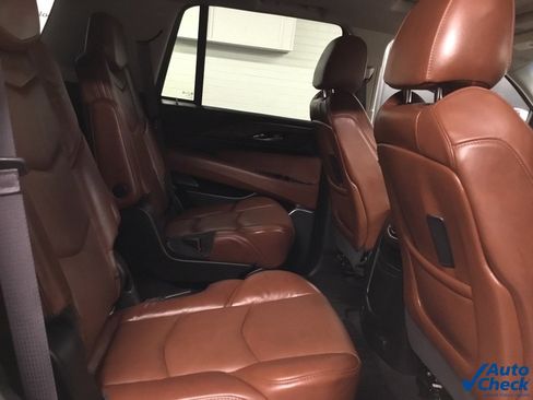 Used 2017 Cadillac Escalade Luxury image 33