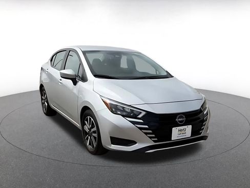 Used 2025 Nissan Versa SV FWD image 3