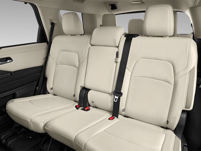 Used 2024 Nissan Pathfinder S AWD/4WD image 11