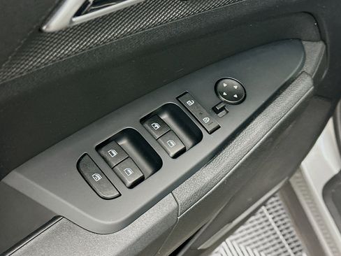 Used 2025 Kia Sportage LX image 15