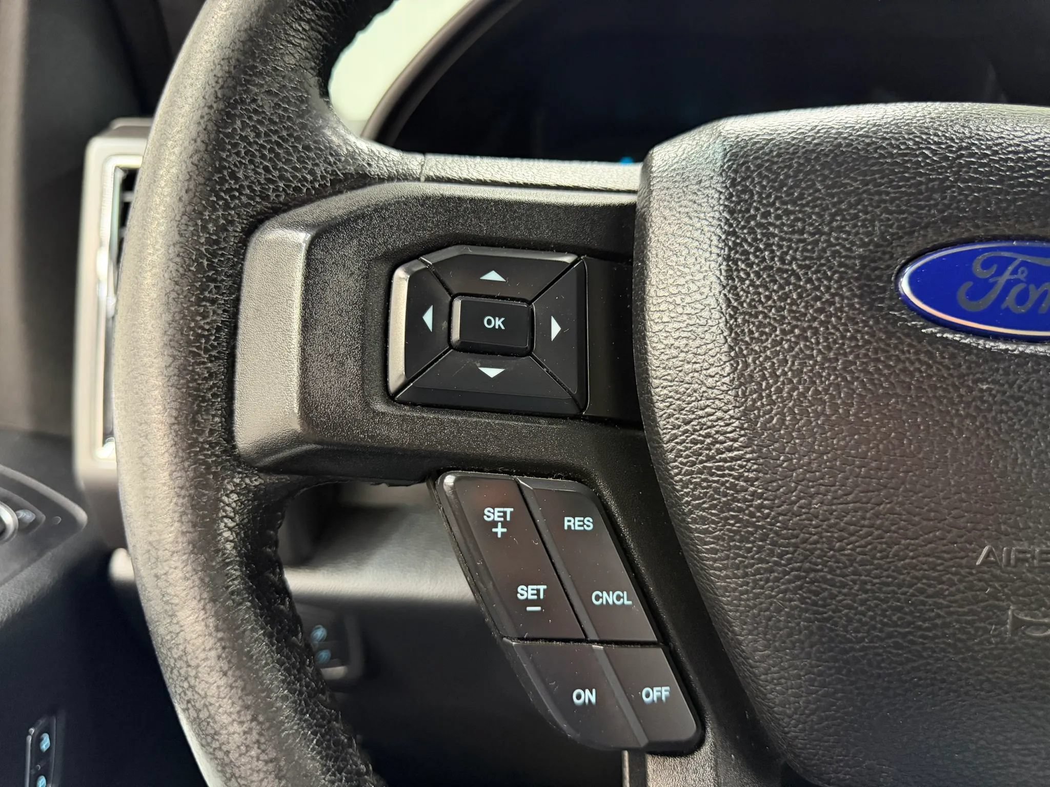 Used 2015 Ford F150 XLT w/ Equipment Group 302A Luxury AWD/4WD image 32
