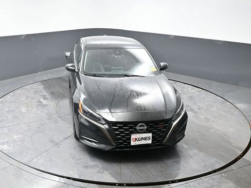 Used 2024 Nissan Altima 2.5 SR image 18