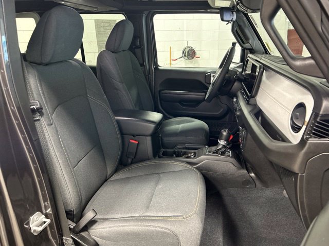 Used 2024 Jeep Wrangler Unlimited AWD/4WD image 12