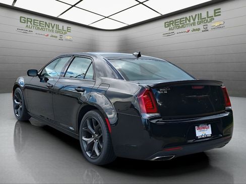 Used 2021 Chrysler 300 S RWD image 3
