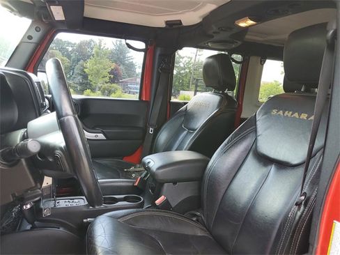 Used 2014 Jeep Wrangler Unlimited Sahara w/ Dual Top Group image 11