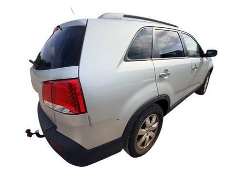 Used 2012 Kia Sorento LX w/ Third Row Pkg AWD/4WD image 5