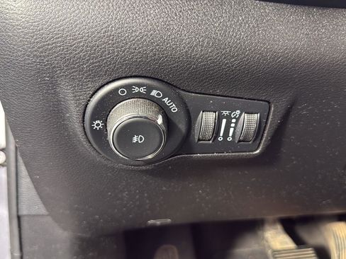 Used 2022 Jeep Compass Limited AWD/4WD image 11