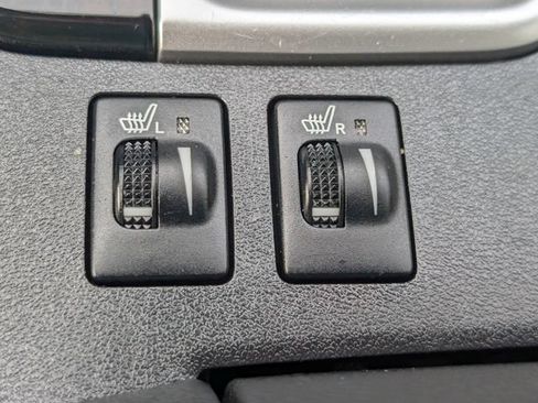Used 2019 Toyota Highlander XLE AWD/4WD image 26