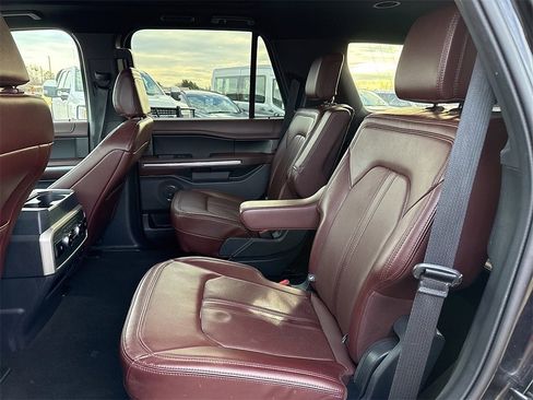 Used 2024 Ford Expedition Limited image 11