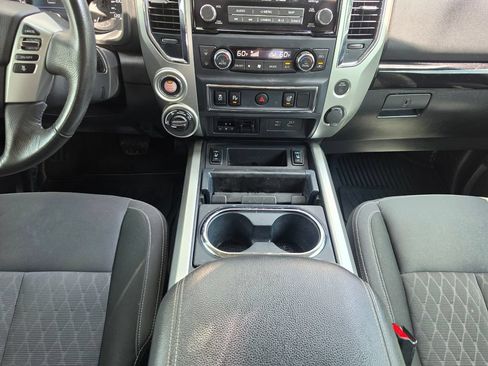 Used 2021 Nissan Titan SV w/ SV Convenience Package AWD/4WD image 30