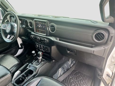 Used 2023 Jeep Wrangler Unlimited Sahara AWD/4WD image 27