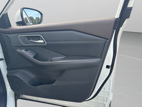 Used 2021 Nissan Rogue SL FWD image 26