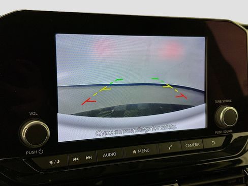 Used 2025 Nissan Pathfinder SV AWD/4WD image 22