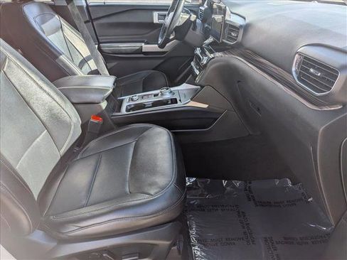 Used 2023 Ford Explorer Limited image 22