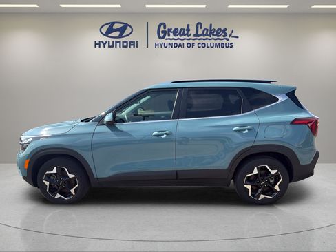 Used 2024 Kia Seltos EX AWD/4WD image 2
