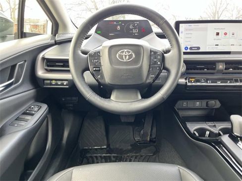 Used 2025 Toyota Prius XLE image 13