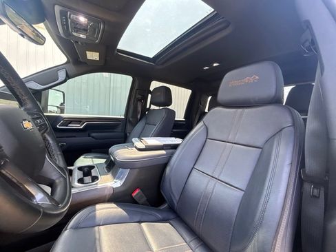 Used 2025 Chevrolet Silverado 3500 High Country w/ High Country Premium Package AWD/4WD image 16