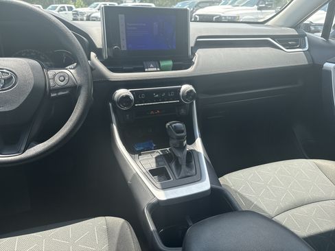Used 2024 Toyota RAV4 XLE AWD/4WD image 28