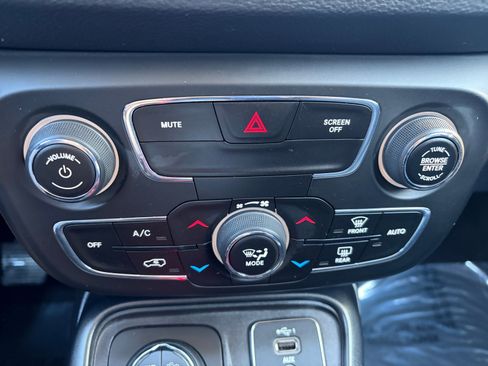 Used 2020 Jeep Compass Trailhawk AWD/4WD image 16