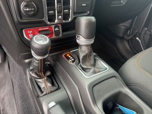 Used 2023 Jeep Gladiator Mojave w/ Cold Weather Group image 31