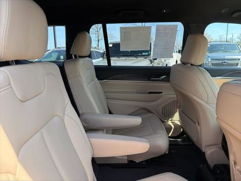 Certified 2025 Jeep Grand Cherokee L Limited AWD/4WD image 10