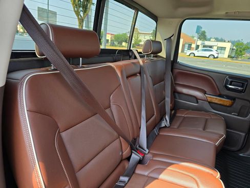 Used 2018 Chevrolet Silverado 1500 High Country AWD/4WD image 13