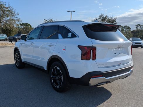 New 2026 Kia Sorento S w/ S Panoramic Sunroof Package FWD image 7