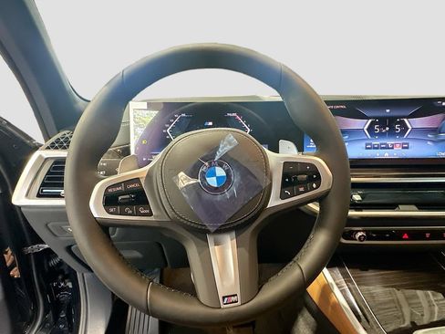 New 2026 BMW X5 xDrive40i w/ M Sport Package AWD/4WD image 11