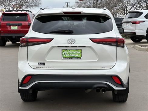 Used 2021 Toyota Highlander XSE image 4