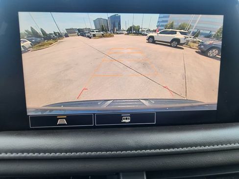 Used 2021 Chevrolet Suburban LT RWD image 13