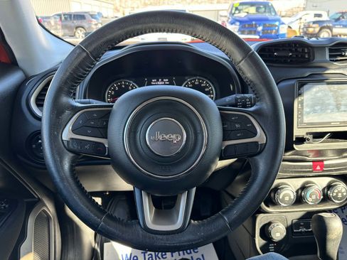 Used 2017 Jeep Renegade Latitude image 19