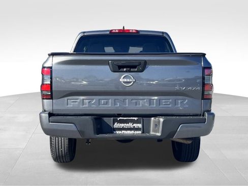 Used 2023 Nissan Frontier SV image 6