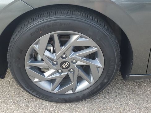 Used 2024 Hyundai Elantra SEL FWD image 23