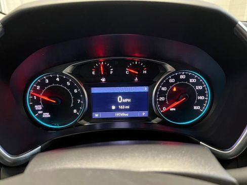 Used 2023 Chevrolet Equinox Premier FWD image 23