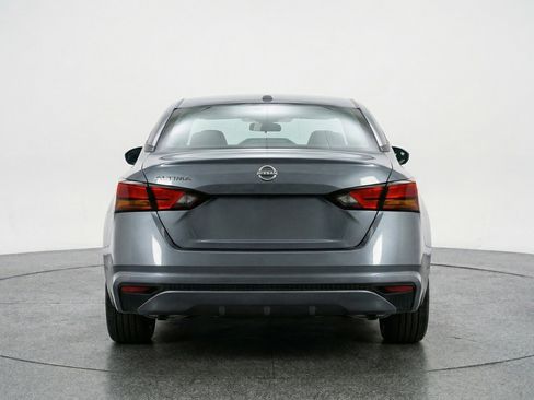 Used 2025 Nissan Altima 2.5 SV FWD image 7