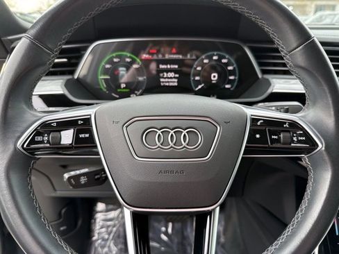 Used 2024 Audi Q8 e-tron Premium Plus w/ Premium Plus Package image 31