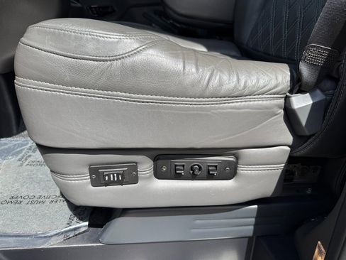 Used 2020 Ford Transit 150 Low Roof AWD image 32