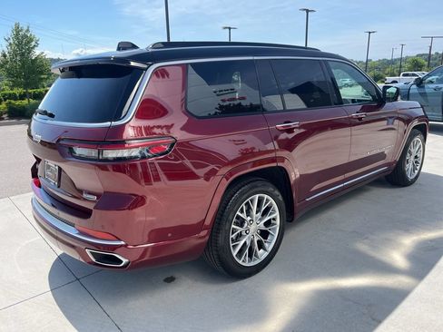 Used 2025 Jeep Grand Cherokee L Summit w/ Advanced Protech Group IV AWD/4WD image 22