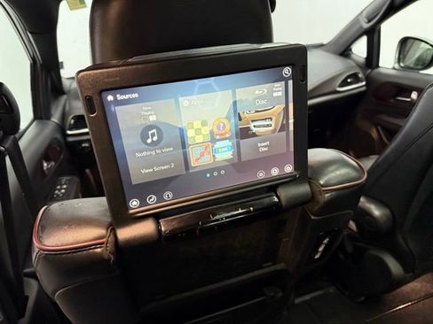 Used 2020 Chrysler Pacifica Limited image 31