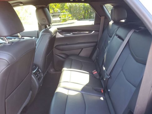 Used 2025 Cadillac XT5 Premium Luxury image 15