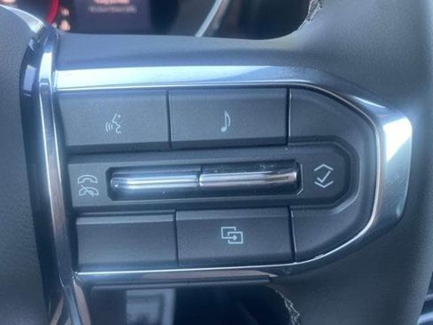 New 2025 GMC Canyon Elevation w/ Convenience Package image 15