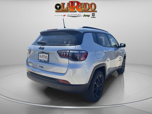 New 2026 Jeep Compass Latitude image 7