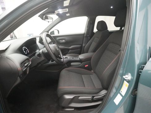 Certified 2025 Honda HR-V Sport image 7